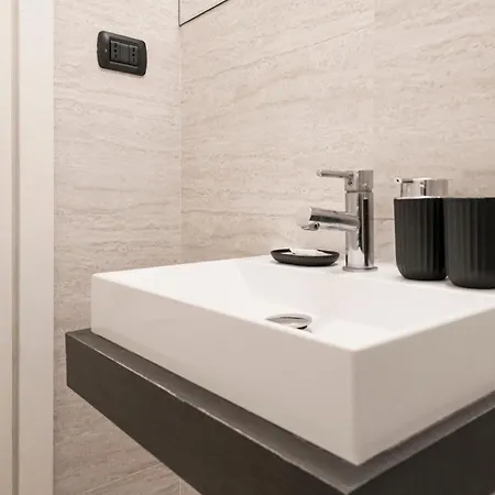 Easylife - - Castaldi 19 - Porta Venezia 公寓 *