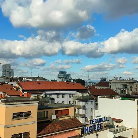 Beautiful Floor House With View In The Center! 米兰