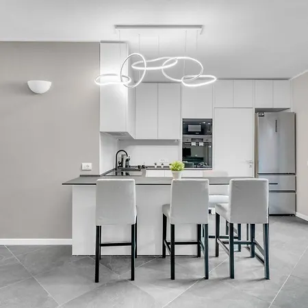 Apartman San15 - Elegant With View -