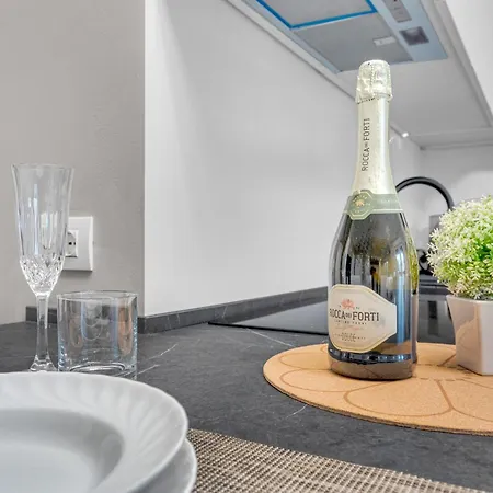 Apartman San15 - Elegant With View - *