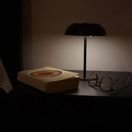 Modern Design Near Metro, Center 公寓 *