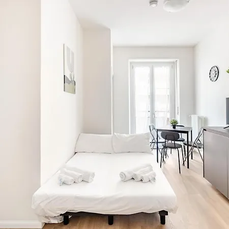 Moderno Vicino Metro M5 Apartamento *