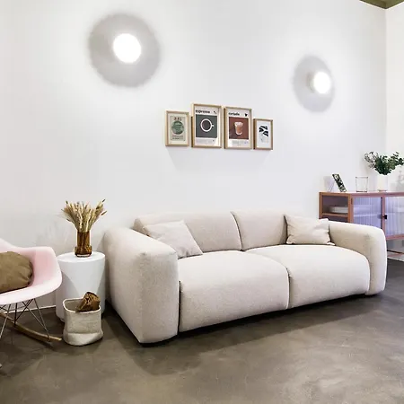 Design With Private Street Entrance