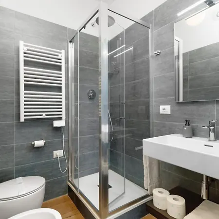 Centrale, 10 Minuti Dal Duomo Apartment *