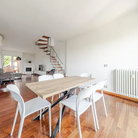 Panoramic Penthouse With Terrace In