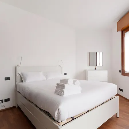 Апартаменты Guesthost - Cozy In Citta Studi *