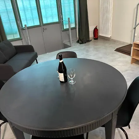 Bronz House 밀라노