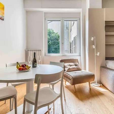 Appartamento Sant Ambrogio M2 200metri Centre Of *