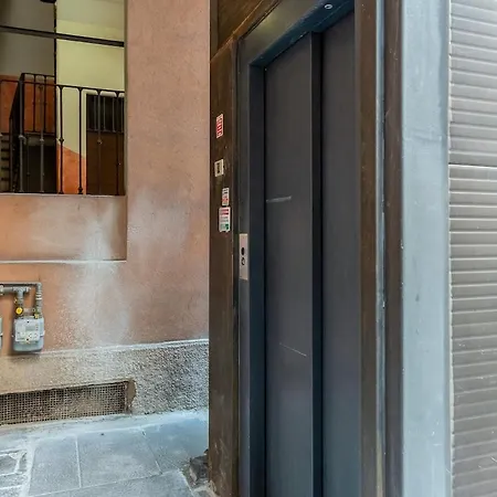 Stylish With Balcony - Brera Milan