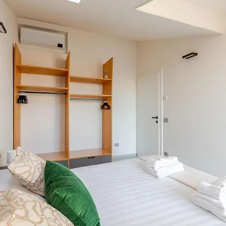 Luxury Elegant Penthouse 3 Bedrooms, 2 Bathrooms Lejlighed