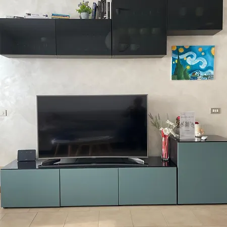 Duo Living, Spacious Comfortable 5 Minutes From Lancetti * ميلان