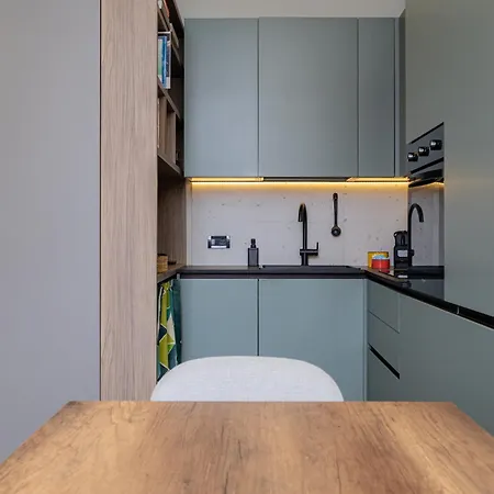 Design Canal Navigli View ميلان