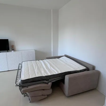 Elegante Bilocale Ristrutturato - Metro Inganni