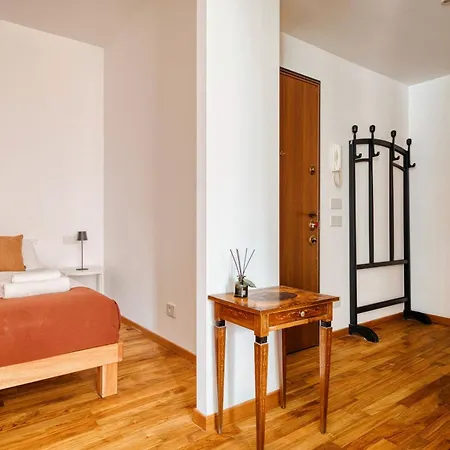 Just Urban - Exclusive 1br Center With Balcony Mediolan