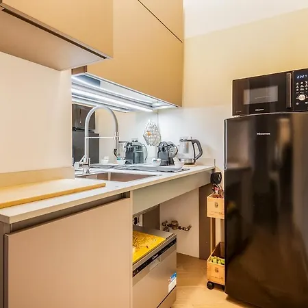 Apartment Romantic Darsena Centre Of Town Duomo 1 Kmair Conditioning