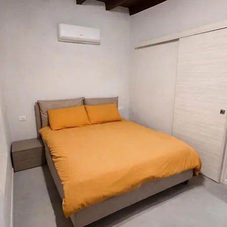 Cozy Oasis On The Navigli Appartement Milaan