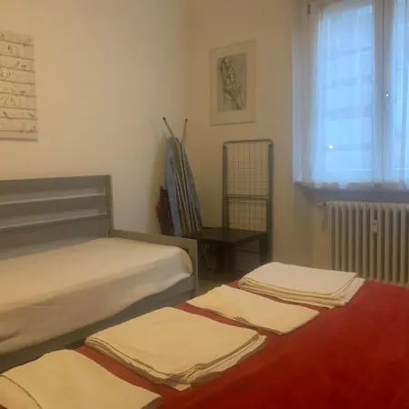 Accogliente Casetta A A Due Passi Dalla Metro Tolstoi Apartment Mailand
