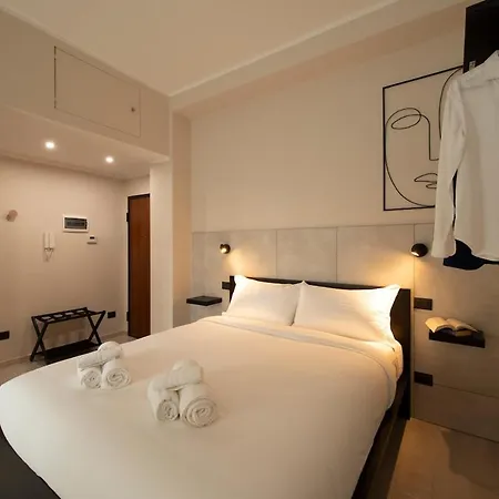 Monolocale X 2 Con Balcone E Cucina - Famagosta *