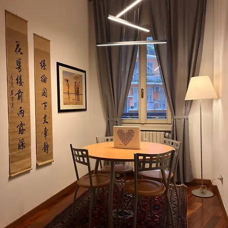 Ampio Ed Elegante Bilocale Milan