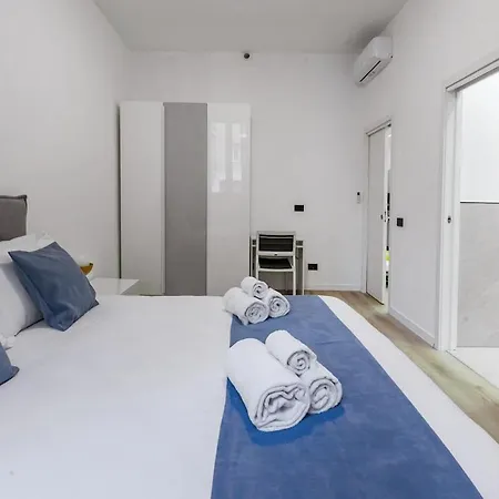 Luxury 2-bedroom Station