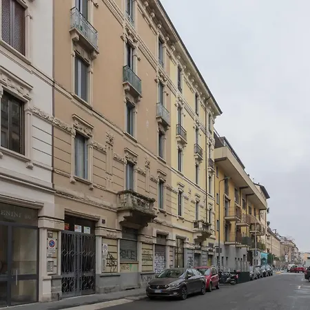 M1 M2 A Short Walk From The Subway Daire