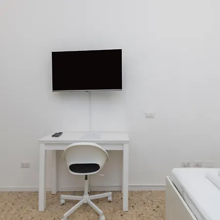 Apartment Navigli,m2 A Stone's Throw From The Subway