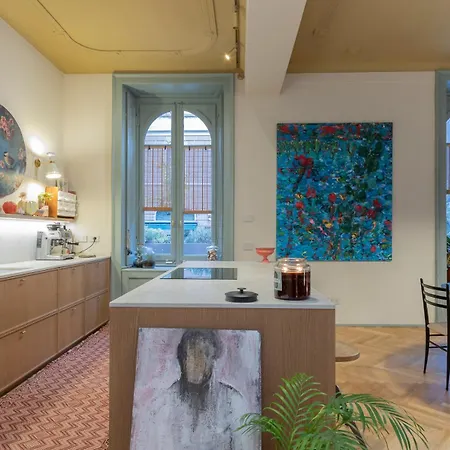 M4 Elegance And Style Near The Metro Апартаменты