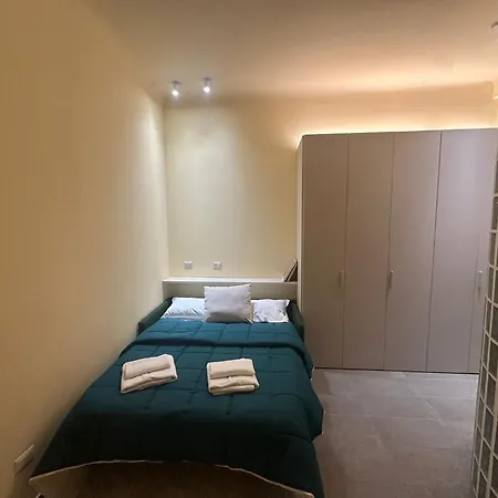 Be Your - Atelier 12 Milán