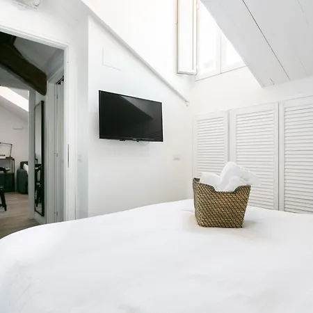 Navigli - Via Mortara 4 Milán