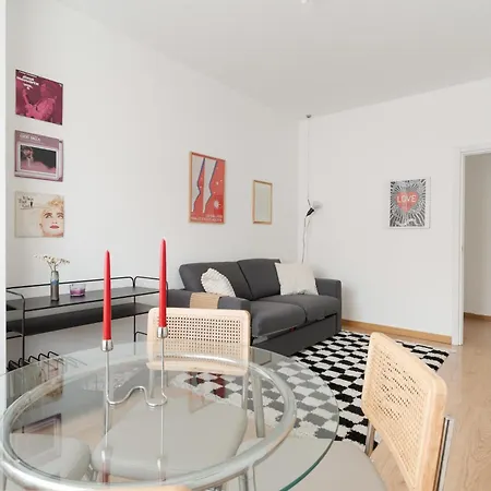 Apartamento Guesthost - Cozy Flat Near Gorla M1