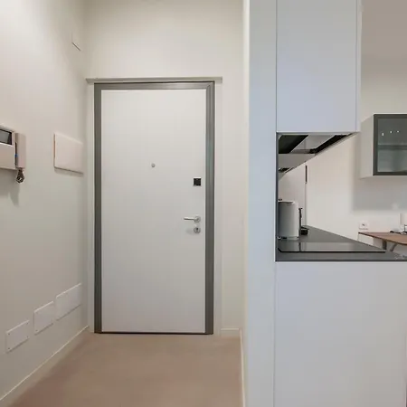 Apartament I-host - Modern 1br With Balcony Near Sempione *