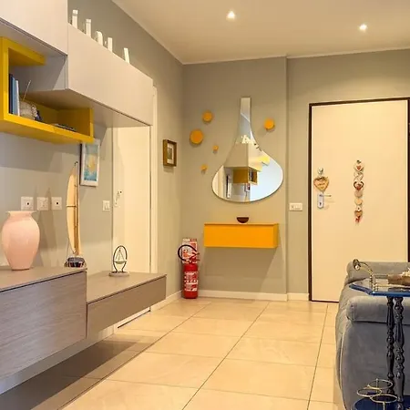 Metro 8 Min Cozy With Balcony *