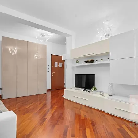 Urban In - Comfortable And Well Connected * Milánó