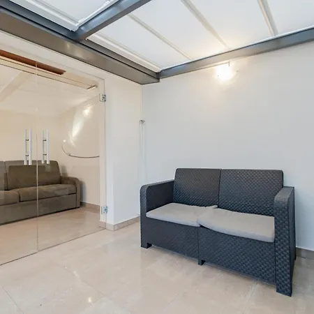 Bnbest Tricolore 6 Pax Appartement