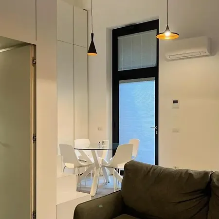 District Loft Apartment *
