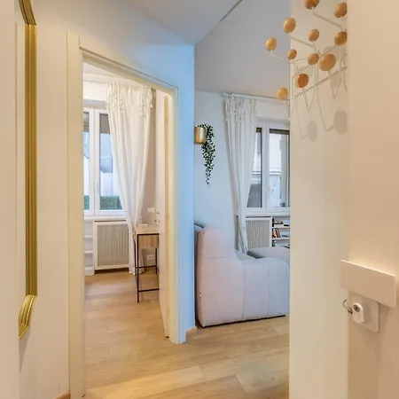 Apartamento Cenacolo, Corso Magenta, Milan's Historic Center Milão