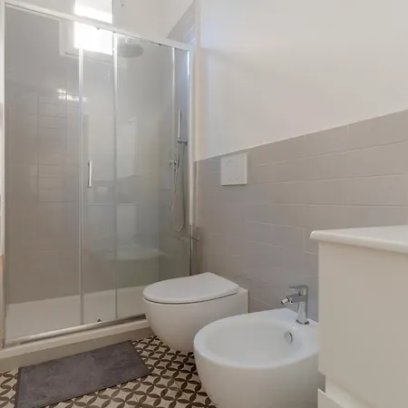 Guesthost - M5 Isola Cozy