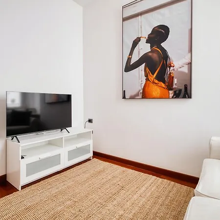 Elegant - Lorenteggio Apartment *