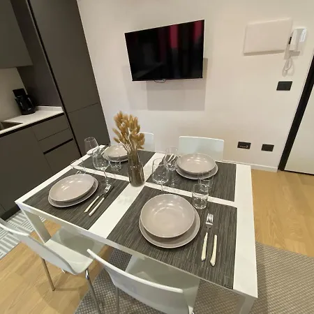 Brand New - Bilocale Porta Romana Daire Milano