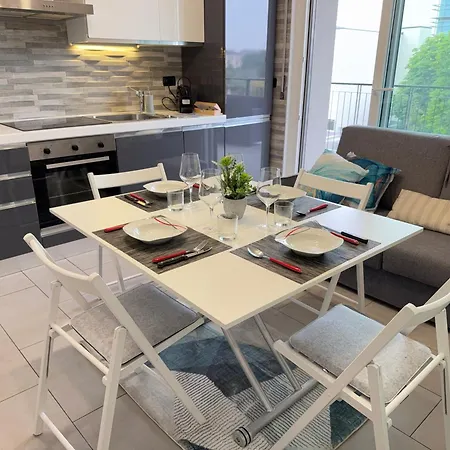 10 Minutes From Fiera With Large Terrace *