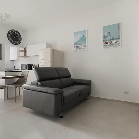 Lambrate - Corti - Bilocale Con Ampio Balcone * Milánó