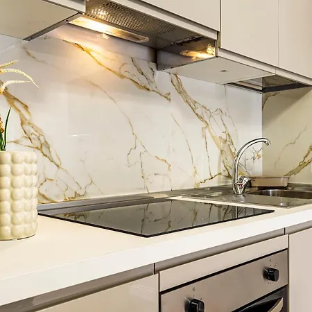 Modern Apartment Near Metro - Easy Access Duomo *
