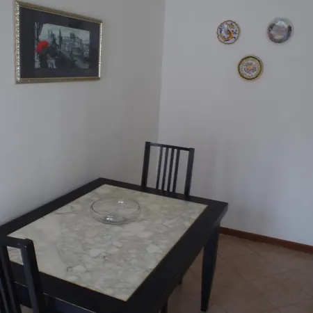 Monolocale Porta Romana E Ben Collegato アパート