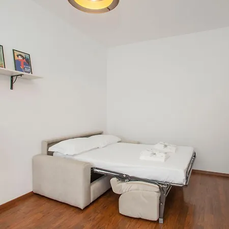 Corvetto Modern - Steps From M3 Corvetto Milano