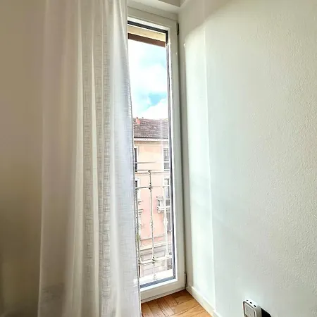 Sandrix - Stylish And Exclusive In Tricolore Milan