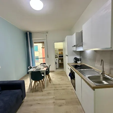 Lucania Azzurra Apartment, Elegante E Confortevole, Con Metro M3 Sotto Casa, Collegamento Diretto A Duomo Di E Stazione Lejlighed