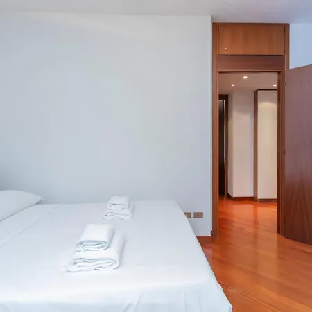 Metro 4 Spacious And Bright Three-room *