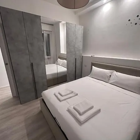 Superstudio - Station Milan