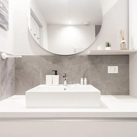 Easylife - - Bixio 17 P1 - Porta Venezia Апартаменты *