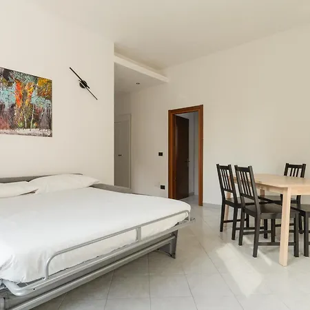 Guesthost - Cozy Near San Siro Апартаменты